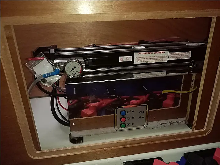 Lagoon 450 SporTop - Plumbing 2