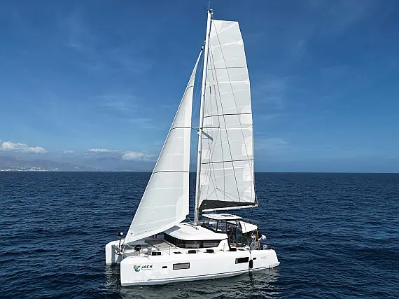 Lagoon 42