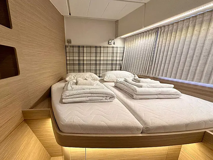Lagoon 42 - 