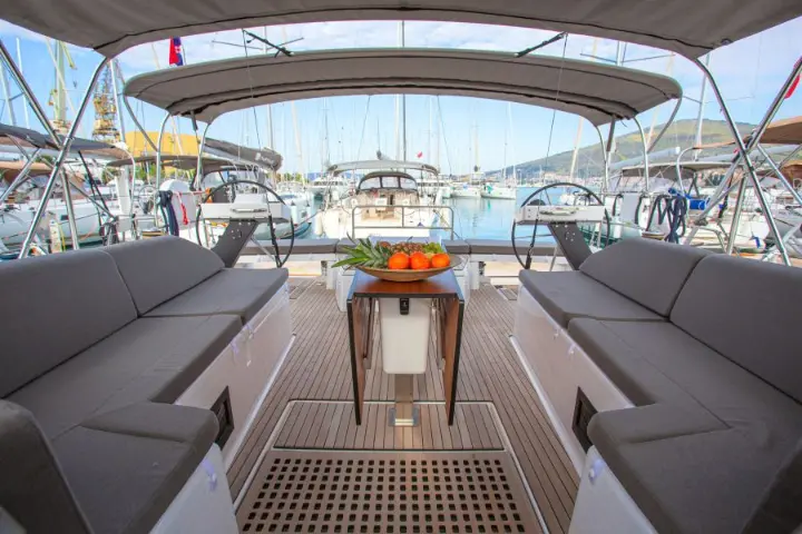 Dufour 530 - 