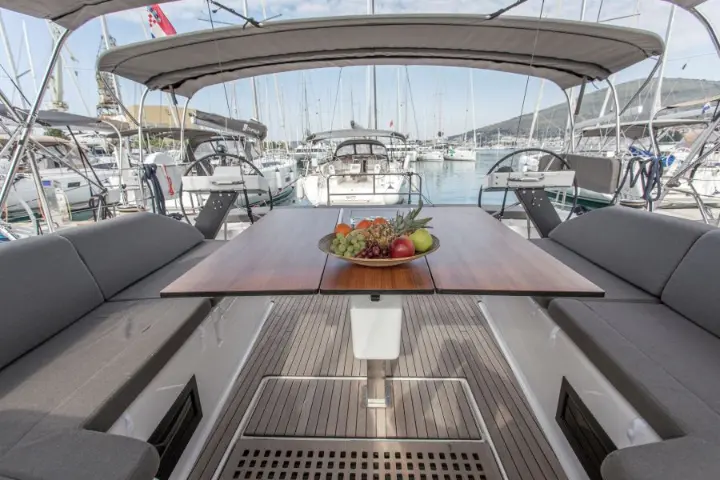 Dufour 530 - 