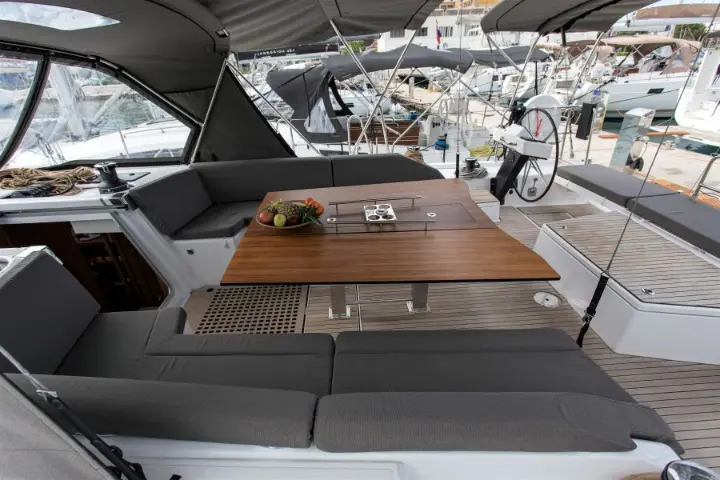 Dufour 530 - 