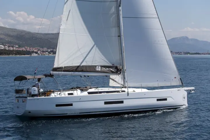 Dufour 530 - 