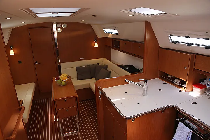 Bavaria Cruiser 36 - 