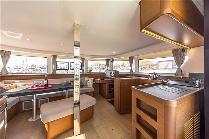 Lagoon 42 - 