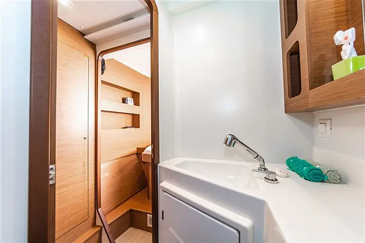 Lagoon 42 - 