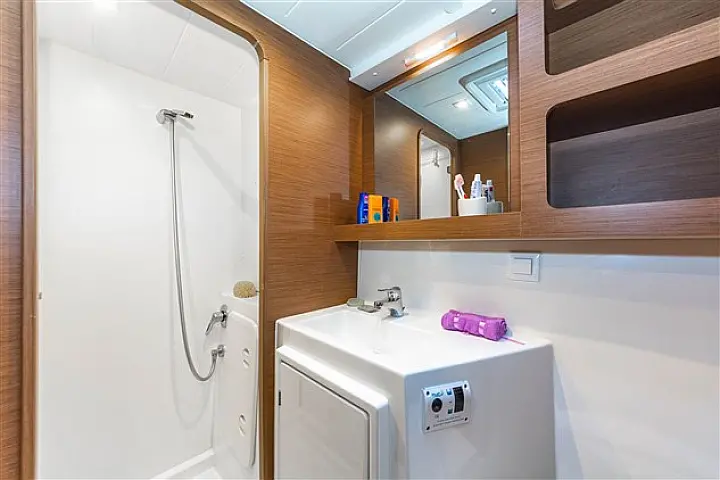 Lagoon 42 - 