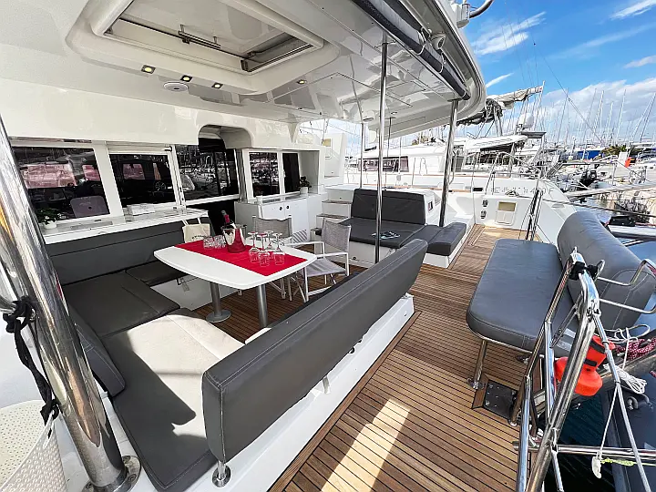 Lagoon 450 Fly - 