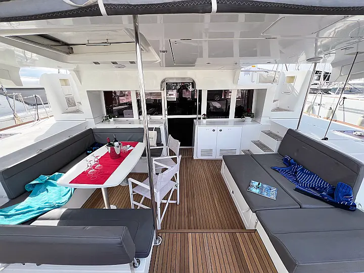 Lagoon 450 Fly - 