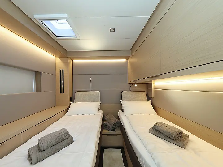 Lagoon 55_5 Cabins - 