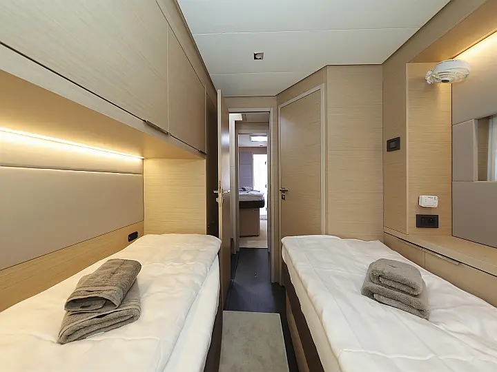 Lagoon 55_5 Cabins - 