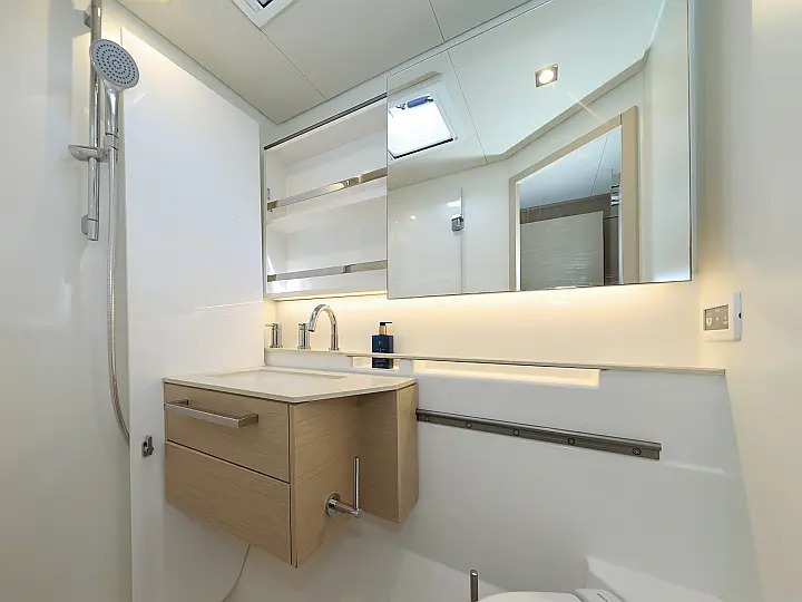 Lagoon 55_5 Cabins - 