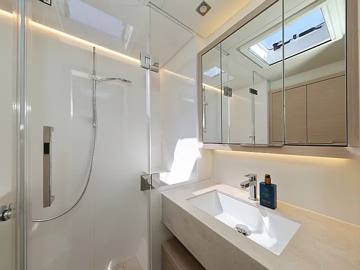 Lagoon 55_5 Cabins - 