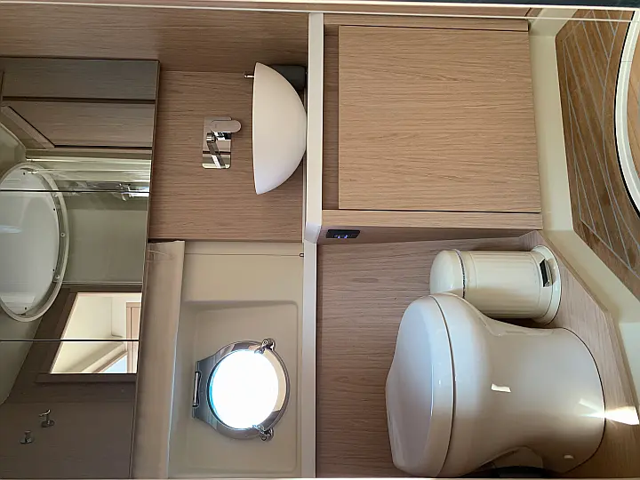 Monte Carlo 5 - toilet