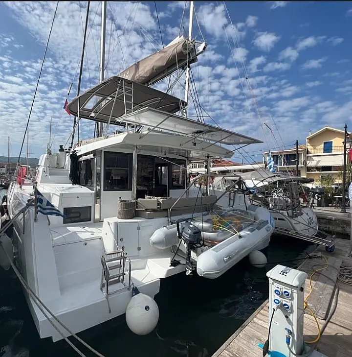 Bali 4.4  (4 + 2) - 