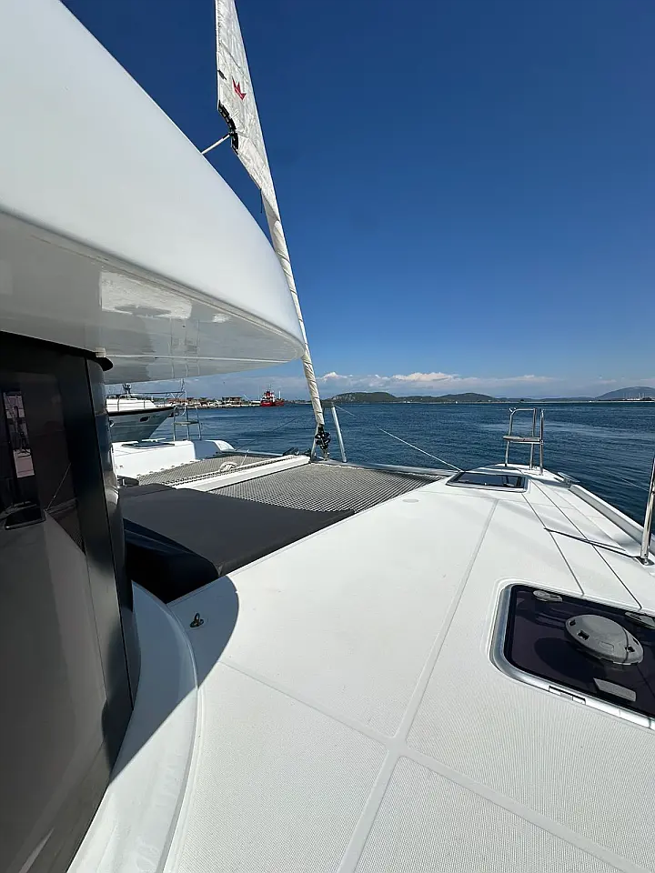 Lagoon 42 - 