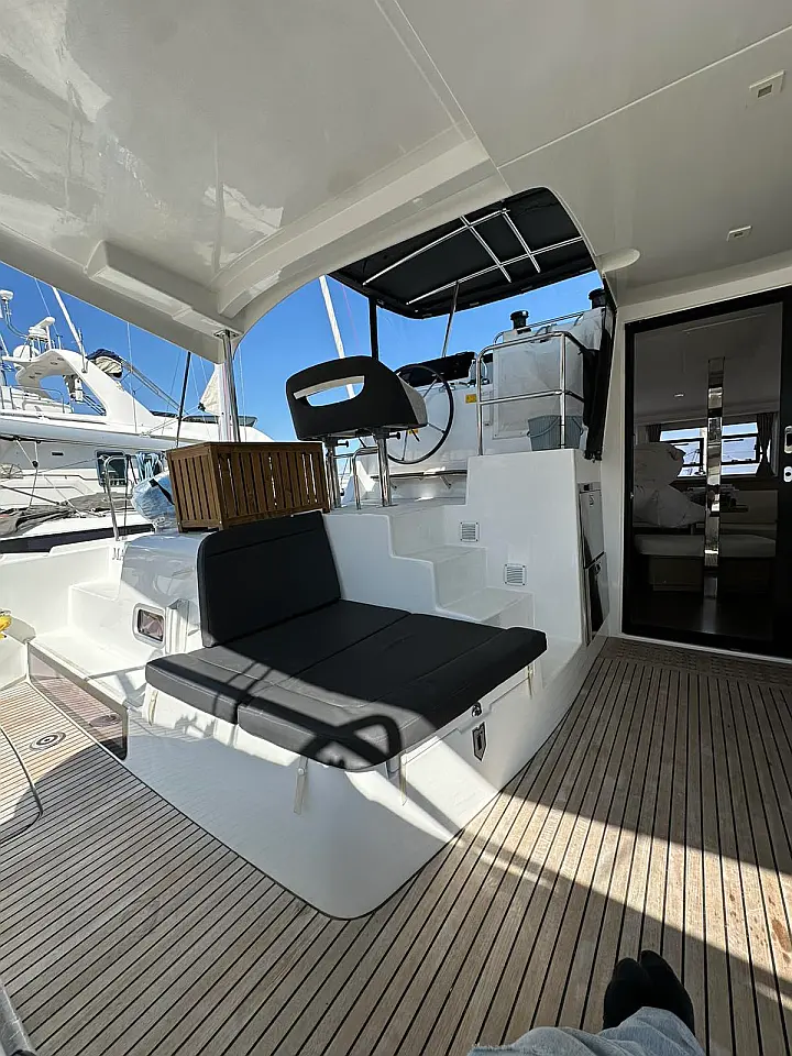 Lagoon 42 - 