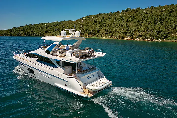 Azimut 72 - name