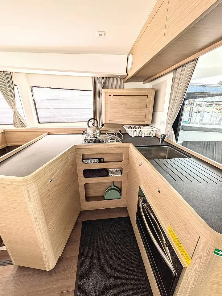 Lagoon 42 - 