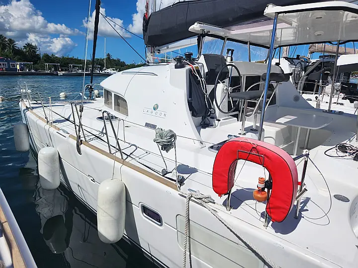Lagoon 380 - External image
