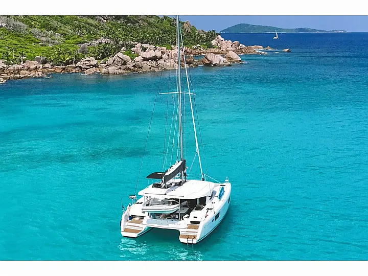 Lagoon 42 Owner - External image