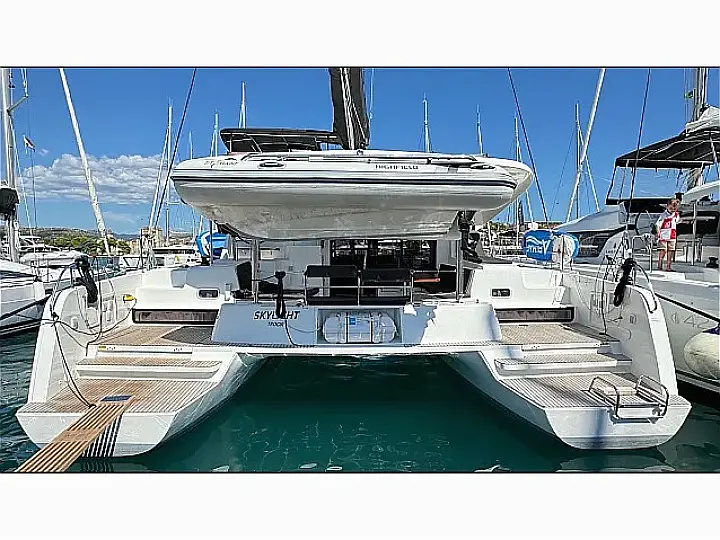 Lagoon 42 - External image