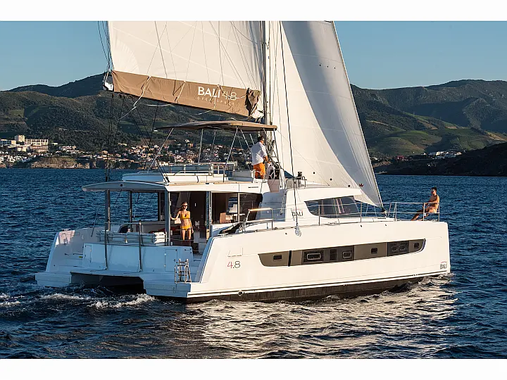 Bali 4.8 (5+1 cab) - External image