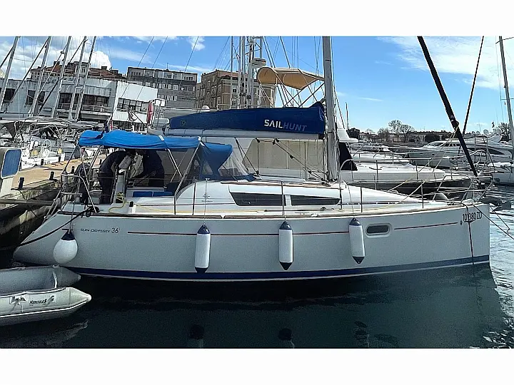 Sun Odyssey 36i - External image