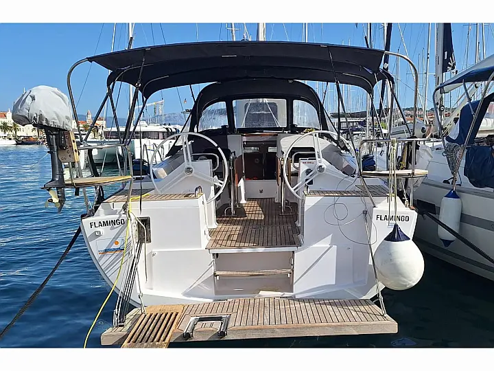 Elan Impression 45 - External image