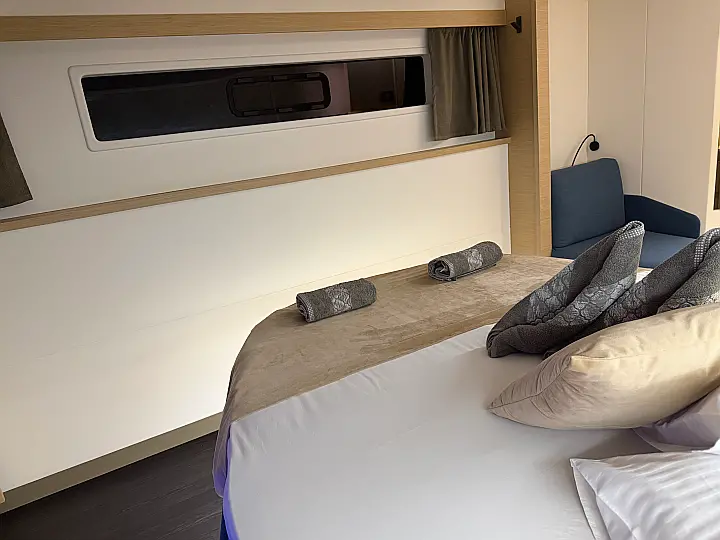Aura 51 - 