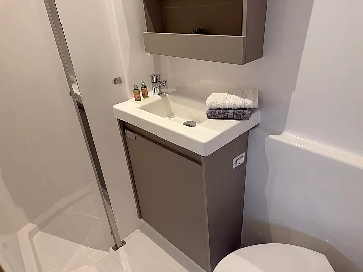 Aura 51 - 