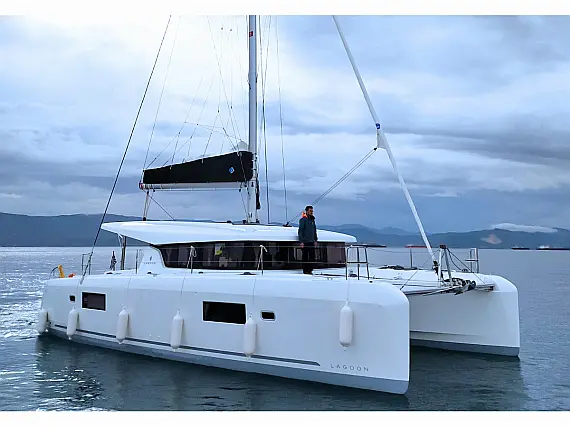 Lagoon 42 