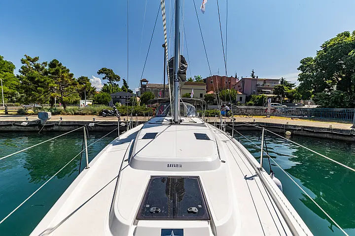Bavaria C42 - 