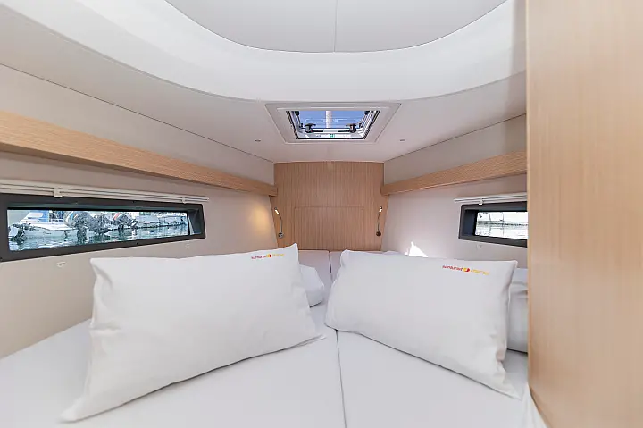 Bavaria C42 - 
