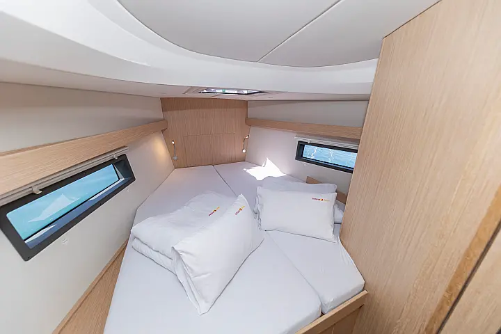 Bavaria C42 - 