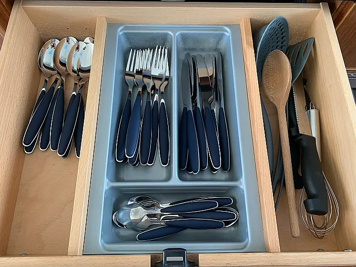 Bavaria Virtess 420 Fly - kitchen ustensils