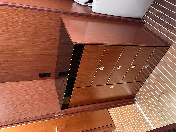 Bavaria Virtess 420 Fly - closet main cabin