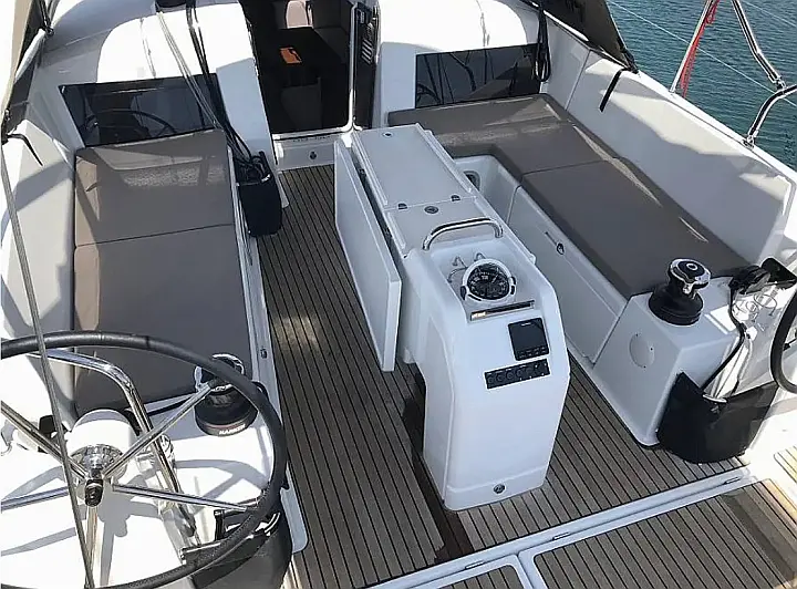 Sun Odyssey 440 (4 cab) - 