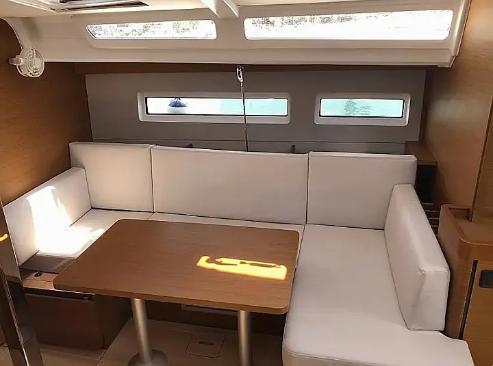 Sun Odyssey 440 (4 cab) - 