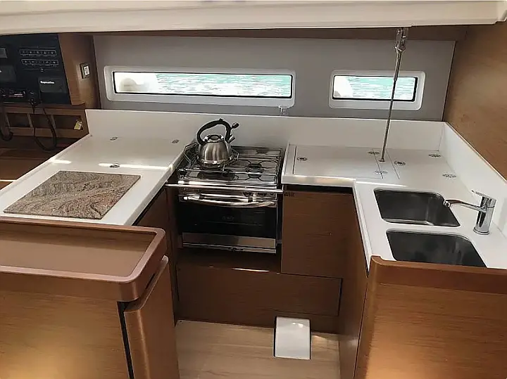 Sun Odyssey 440 (4 cab) - 