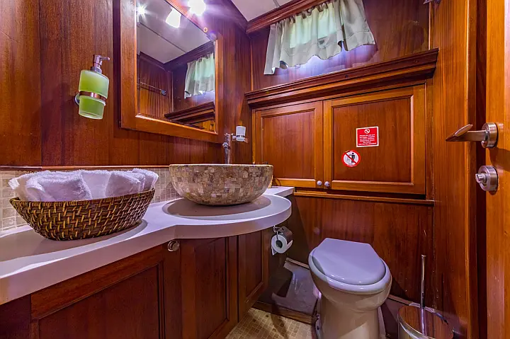 MOTORSAILOR DEA DEL MARE - 