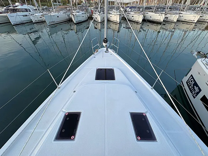 Bavaria C42 - 