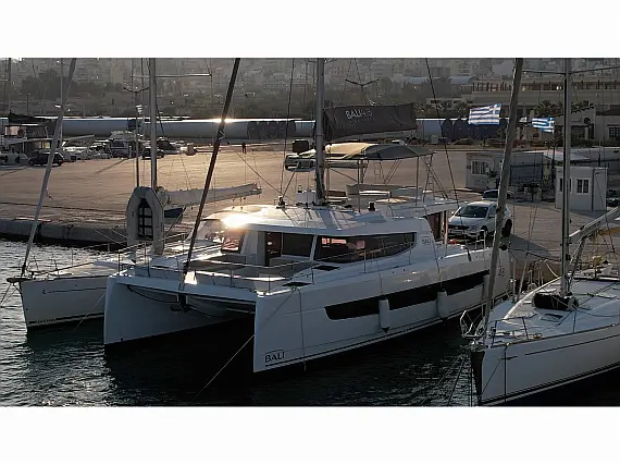 Bali 4.8 (5+2 cab)