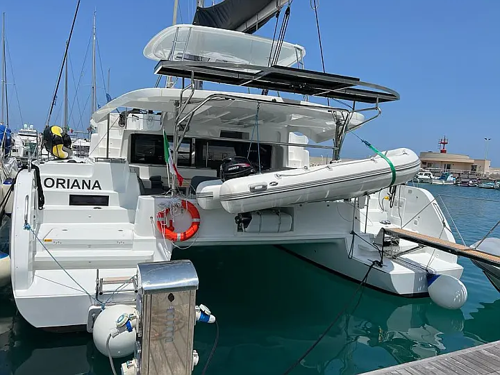 Lagoon 46 - External image