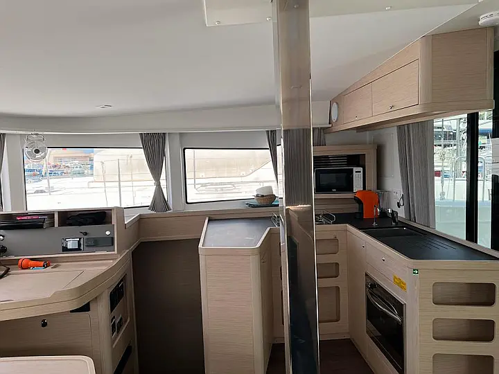 Lagoon 42 - 