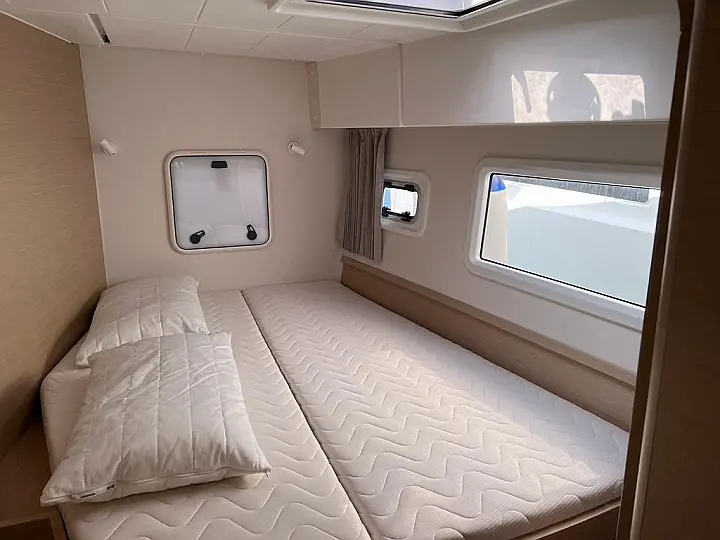 Lagoon 42 - 