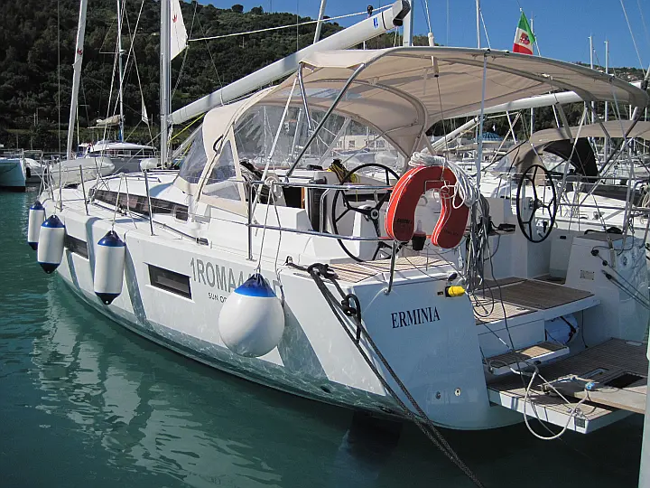 Sun Odyssey 440 - External image