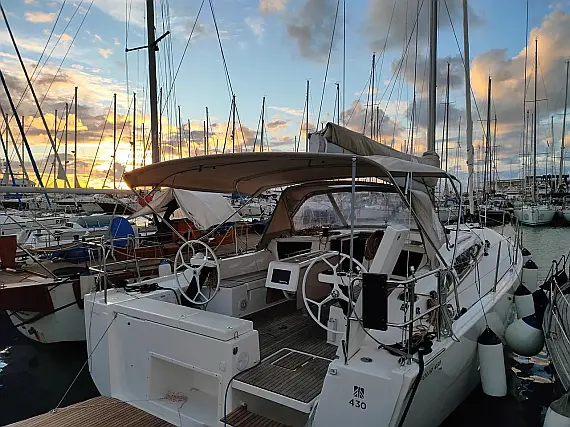 Dufour 430