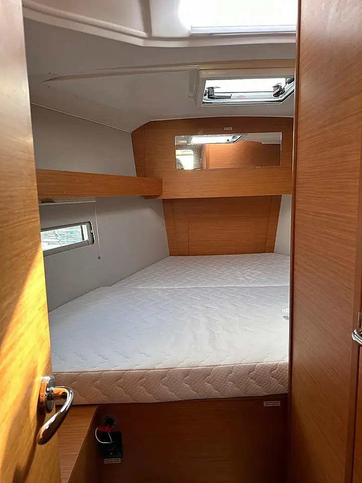 Dufour 390* - 