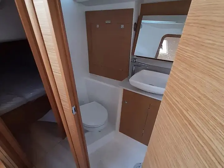 Dufour 390* - 